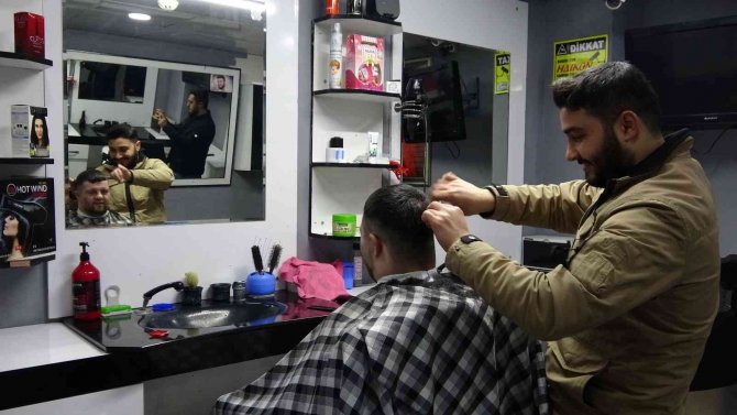 12 Yıldır Berberlik Yapan Kuaför, 5 Yıldır Engellileri Ücretsiz Tıraş Yapıyor