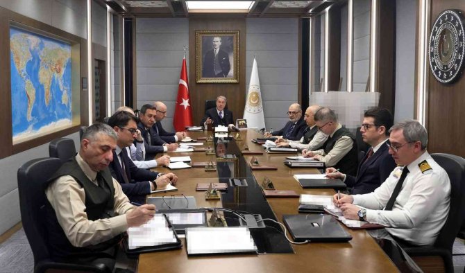 Milli Savunma Bakanı Hulusi Akar Başkanlığında Video Telekonferans Toplantısı Gerçekleştirildi