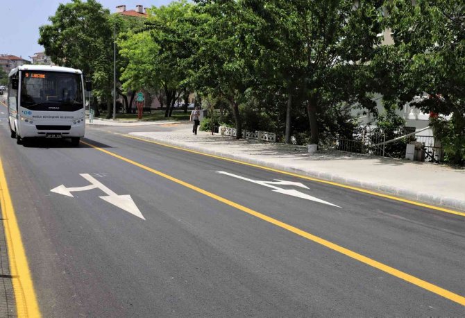 Büyükşehir’den 8 Bin Km Yol Çizgi Çalışması