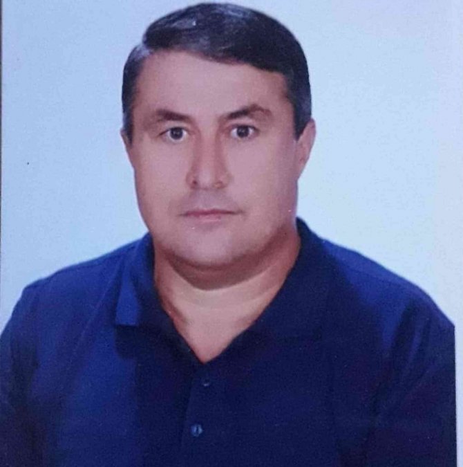 Kamyonet Traktöre Çarptı: 1 Ölü