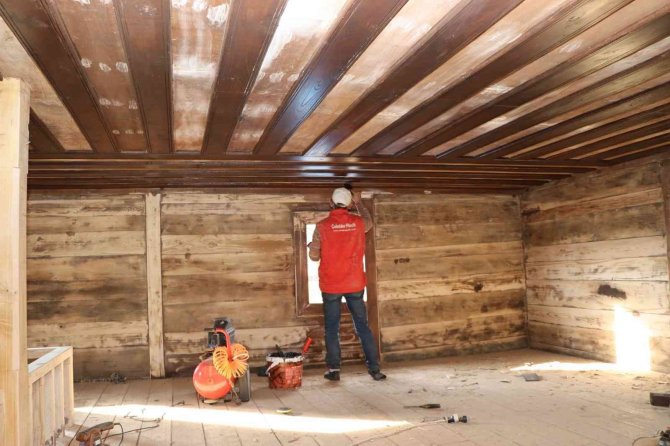 Tarihi Camii İbadete Hazırlanıyor