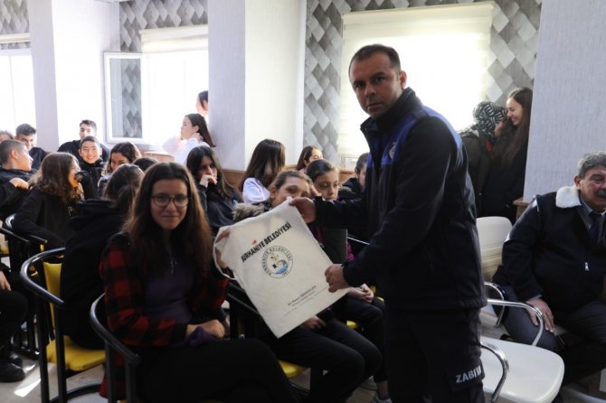 Burhaniye’de Sıfır Atık Eğitimleri Devam Ediyor