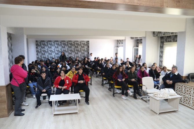 Burhaniye’de Sıfır Atık Eğitimleri Devam Ediyor