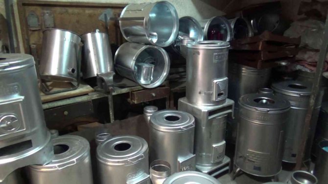 Siirt’te Köylü Şehirleşince Sobalar Elde Kaldı