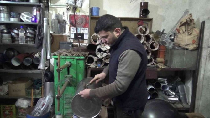 Siirt’te Köylü Şehirleşince Sobalar Elde Kaldı