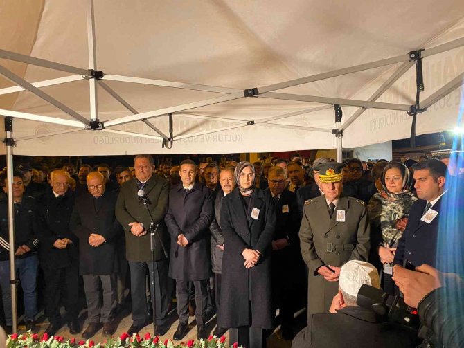 Afyonkarahisar Kahramanını Uğurladı