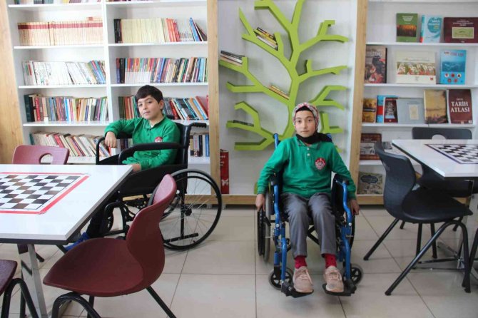 Bu İlçede Tüm Öğrenciler Bir Saatliğine Engelli Oldu