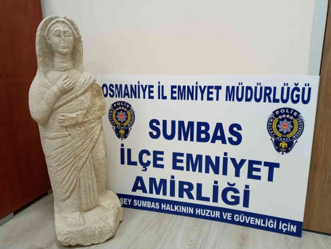 Kanalizasyon Çalışması Sırasında Roma Dönemine Ait Heykel Bulundu