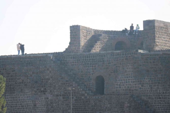 5 Bin Yıllık Surlarda Bariyerler Kaldırıldı, Vatandaşın Fotoğraf Çılgınlığı Başladı