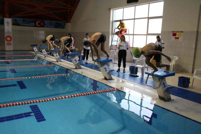 Okullar Arası Yüzme Şampiyonası Tamamlandı