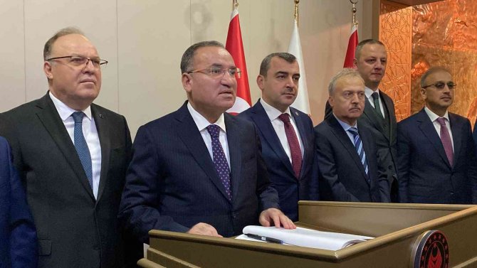 Adalet Bakanı Bekir Bozdağ’dan Valiliğe Ziyaret