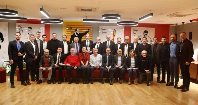 Gsyi̇ad Sarı Kırmızı Kareler Yarışmasının Oylaması Yapıldı