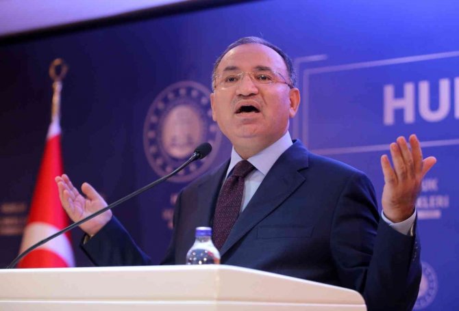 Adalet Bakanı Bozdağ, Hakim Ve Savcı Adaylarıyla Bir Araya Geldi