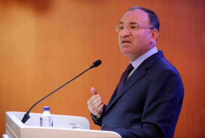 Adalet Bakanı Bozdağ, Hakim Ve Savcı Adaylarıyla Bir Araya Geldi