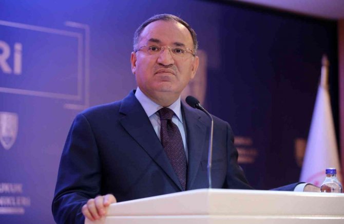 Adalet Bakanı Bozdağ, Hakim Ve Savcı Adaylarıyla Bir Araya Geldi