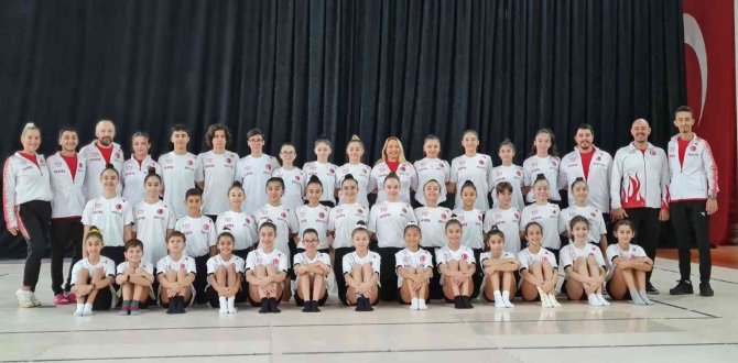 Balkan Şampiyonasına Damga Vuran Minikler Yeni Madalyalar Peşinde