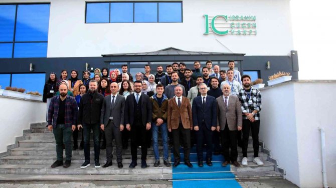 Ai̇çü’de “Genç Girişimciler İçin E-ticaret” Eğitimi Verilmeye Başlandı