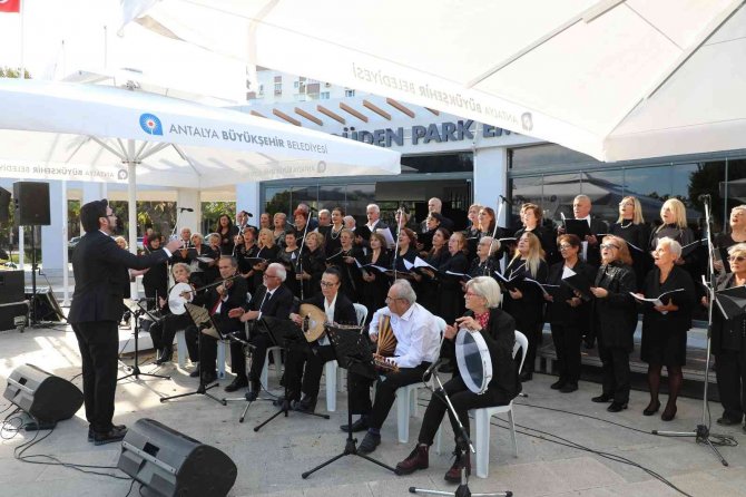 Aktif Yaşlı Merkezi Tsm Korosu’ndan Emeklilere Konser