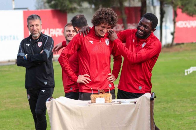 Jakub Szumski: "Tek Yapmamız Gereken 2 Maçtan 6 Puan Almak"