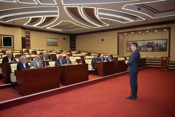 Erzurum Valisi Memiş, “Erzurum’da Birkaç Yıl İçinde İşsizlik Sorunu Kalmadığını Göreceksiniz”