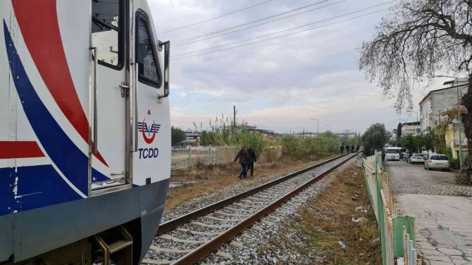 Trenin Çarptığı Şahıs Hayatını Kaybetti