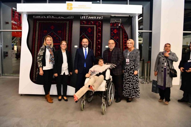 Sanatın On Halinde Sergi Ve Ödül Töreni Yapıldı