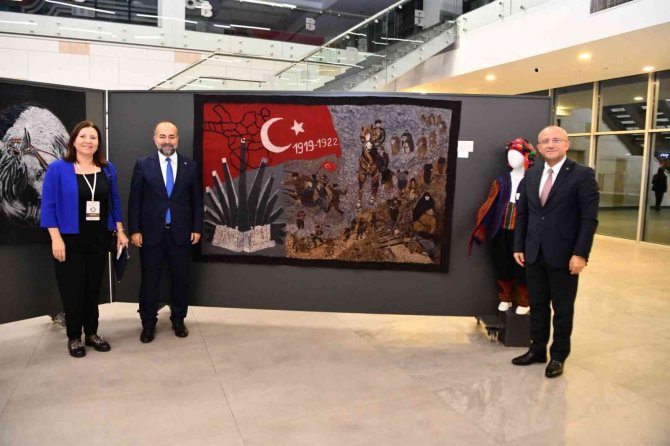 Sanatın On Halinde Sergi Ve Ödül Töreni Yapıldı