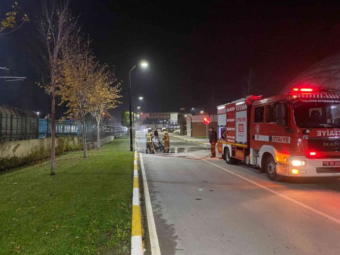 Balıkesir’de Yanan Motoru İtfaiye Ekipleri Söndürdü