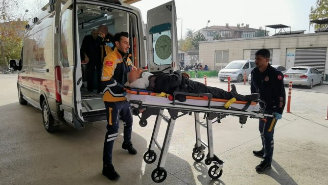 Bursa’da 2 Otomobil Çarpıştı: 3 Yaralı