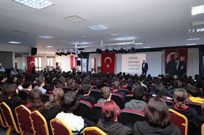 Türkiye’nin Önde Gelen İsimleri Gençlerle Buluşuyor