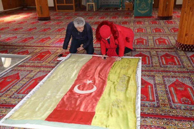 Develi’de Bulunan Fetih Sancağı’nın Tarihleme Çalışmaları Başladı