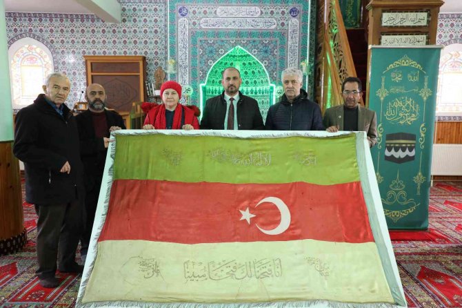 Develi’de Bulunan Fetih Sancağı’nın Tarihleme Çalışmaları Başladı