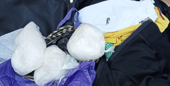 Taksideki Valizde Uyuşturucu Ele Geçirildi: 2 Gözaltı