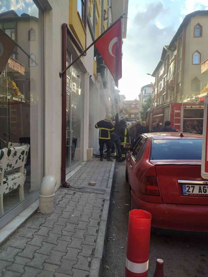 Isparta’da Yangında Mahsur Kalan 3 Çocuk Kurtarıldı