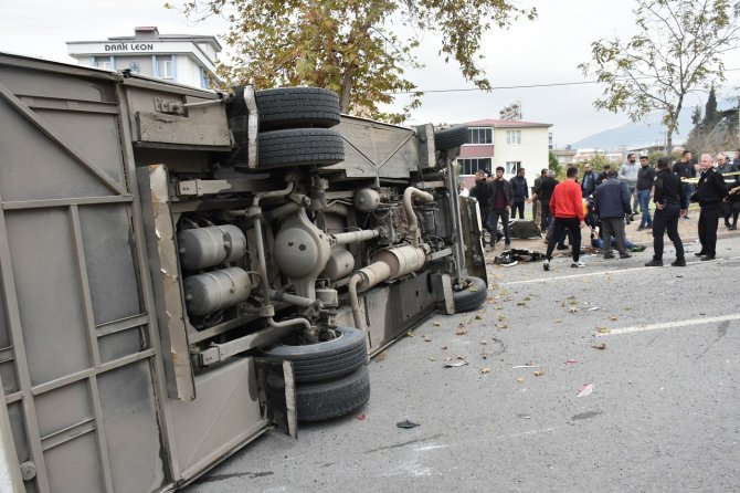 Servis Minibüsüyle İle 5 Aracın Karıştığı Kazada Yaralı Sayısı 17’ye Çıktı