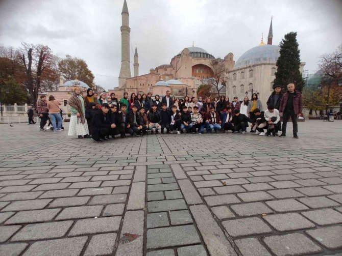 Kahta Fen Lisesi Öğrencilerinden Ankara Ve İ̇stanbul’ A Çıkarma