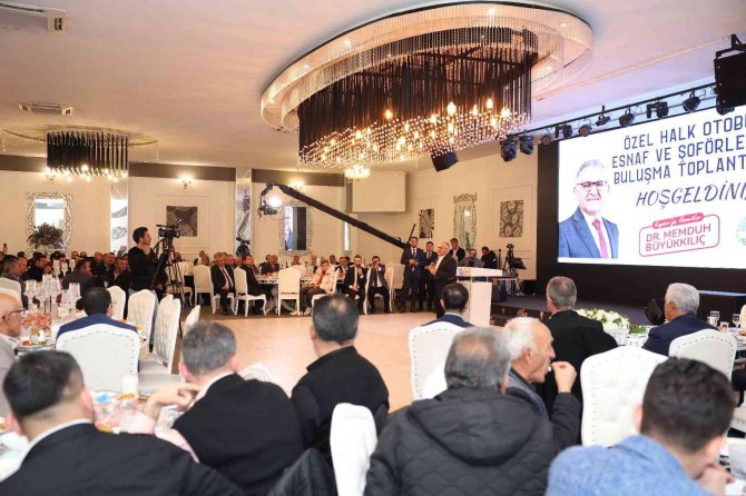 Başkan Büyükkılıç Halk Otobüsçüleri İ̇le Buluştu