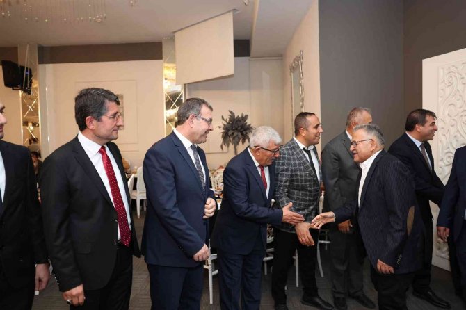 Başkan Büyükkılıç Halk Otobüsçüleri İ̇le Buluştu