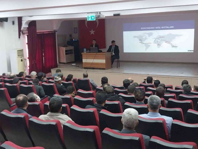 Köyceğiz’de Göç İ̇daresi Müdürlüğünce Seminer Verildi
