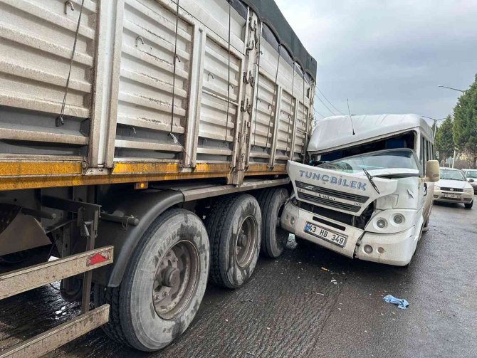 Tavşanlı’da Trafik Kazası; 2 Yaralı