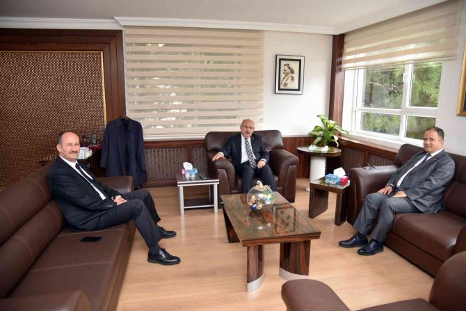 Vali Karadeniz Emniyet Ve Jandarma Çalışmaları Hakkında Bilgilendirildi
