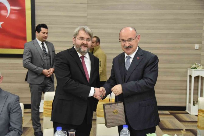 İ̇ki Müdür İçin Veda Yemeği Düzenlendi