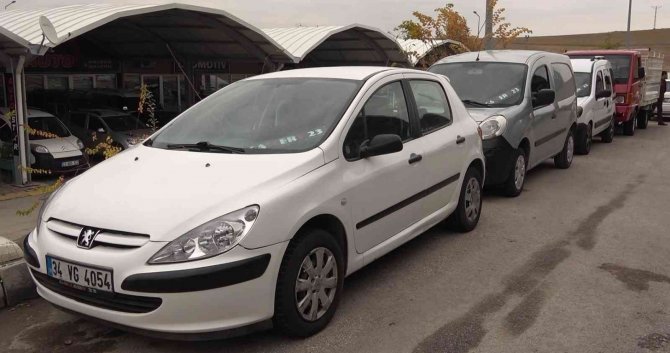 Elazığ Galericiler Sitesi Başkanı Yılmaz: "Matrah Düzenlemesiyle Birlikte Bayilere Araba Almaya Giden Vatandaşlar Araç Alamadı"