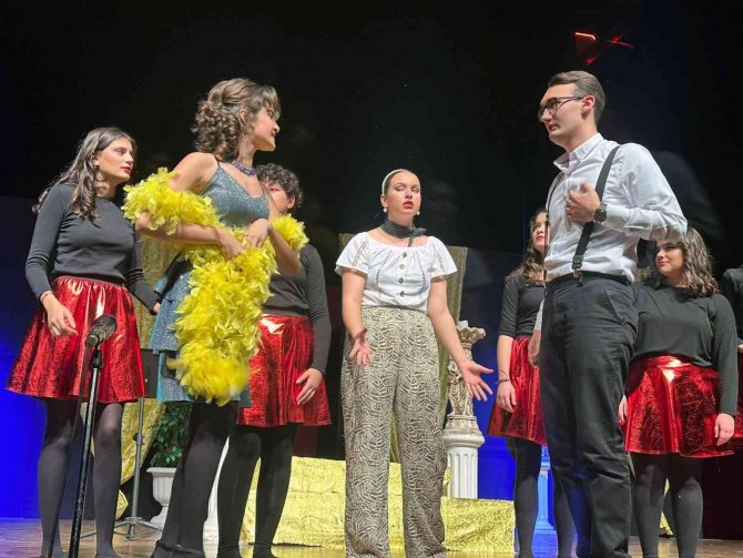 Kuvayı Milliye Destanı Ve Sahne Işıkları’na İzleyiciden Tam Not