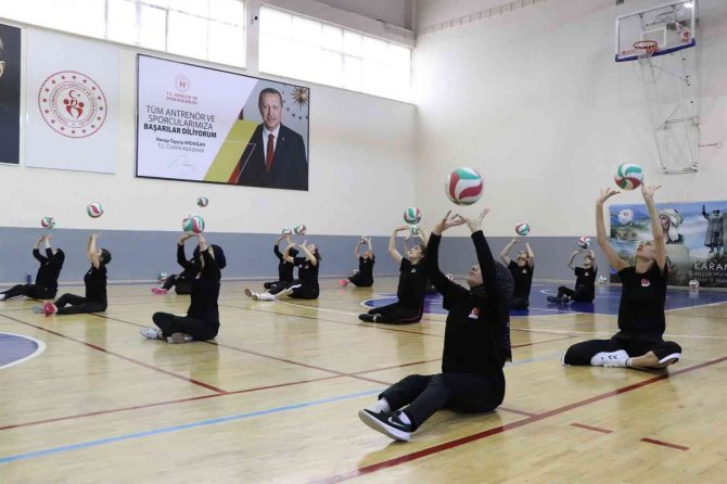 Oturarak Voleybol Kadın A Milli Takımı Karaman’da Çalışmalara Devam Ediyor
