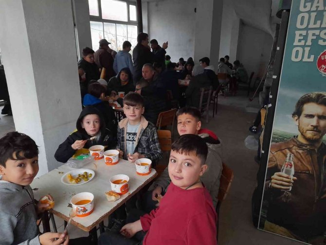 Havran’da Sabah Namazı Buluşmaları Camilere İlgiyi Artırıyor
