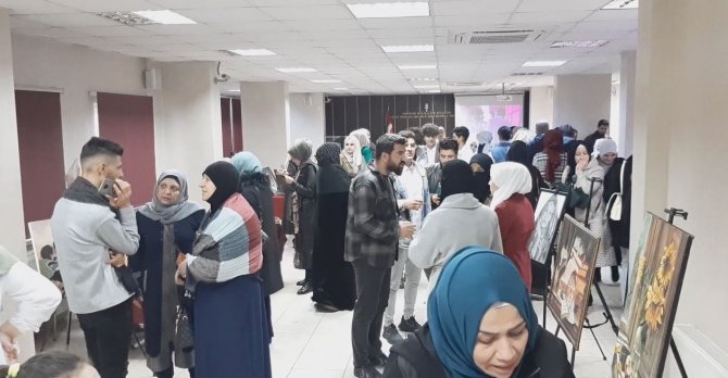 Suriyeli Kadınlar El Sanatlarıyla Kendilerini İfade Etmeye Çalışıyor