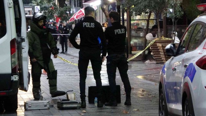 Taksim’de Yol Kenarına Bırakılan Valiz Paniğe Neden Oldu