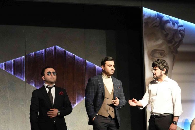 ’Çirkin’ 25. Uluslararası Ankara Tiyatro Festivalinde Ankaralılarla Buluştu