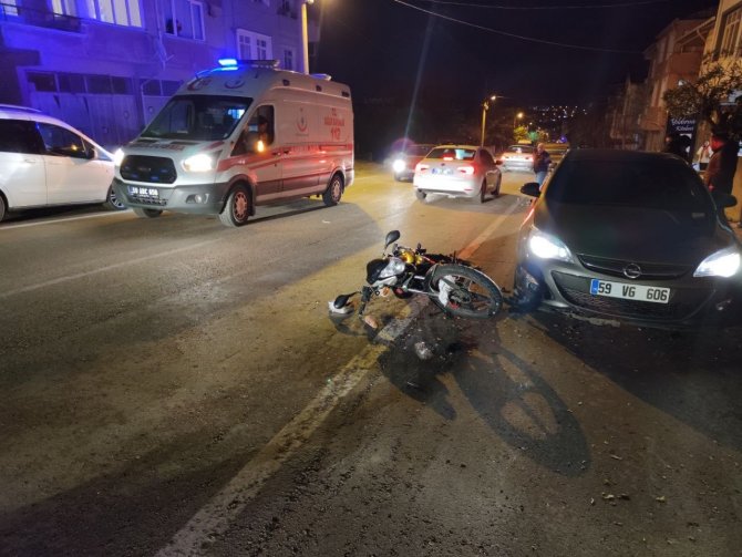 Motosiklet İle Otomobil Çarpıştı: 1 Yaralı